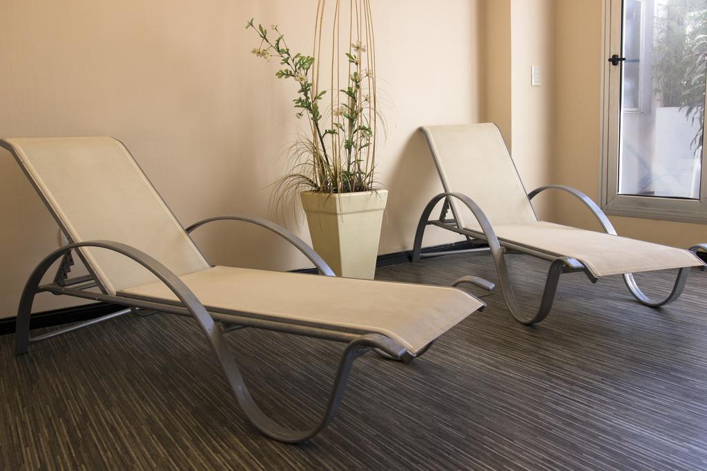 קוריאנטס Hotel Orly מראה חיצוני תמונה
