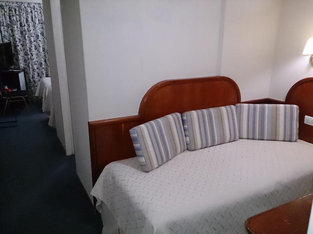 קוריאנטס Hotel Orly חדר תמונה