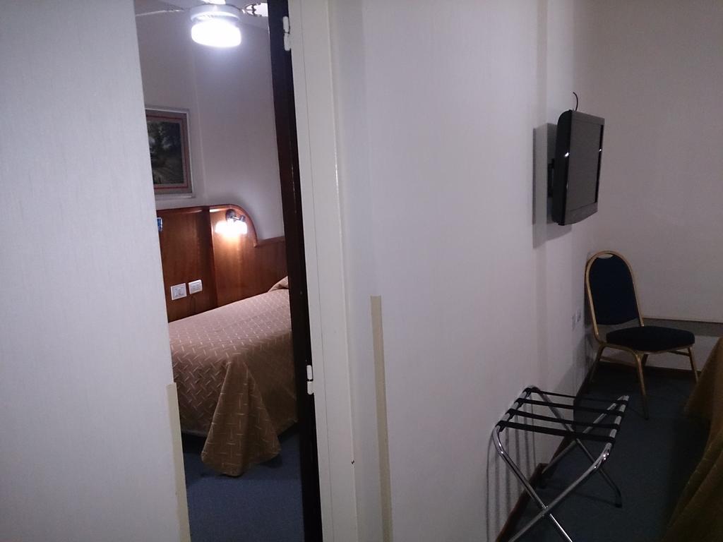 קוריאנטס Hotel Orly חדר תמונה