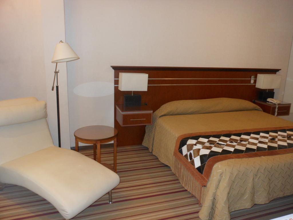 קוריאנטס Hotel Orly חדר תמונה