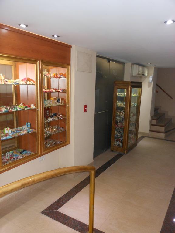 קוריאנטס Hotel Orly מראה חיצוני תמונה