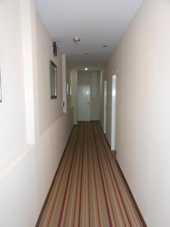 קוריאנטס Hotel Orly מראה חיצוני תמונה