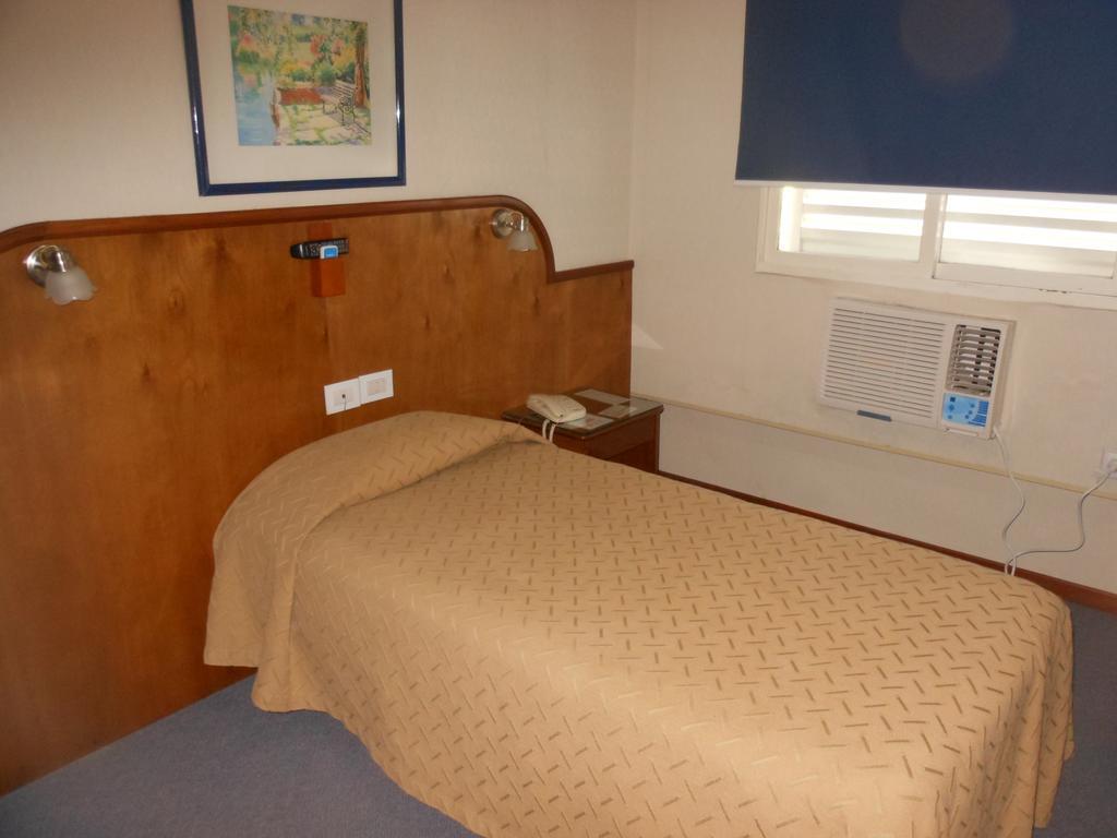 קוריאנטס Hotel Orly חדר תמונה