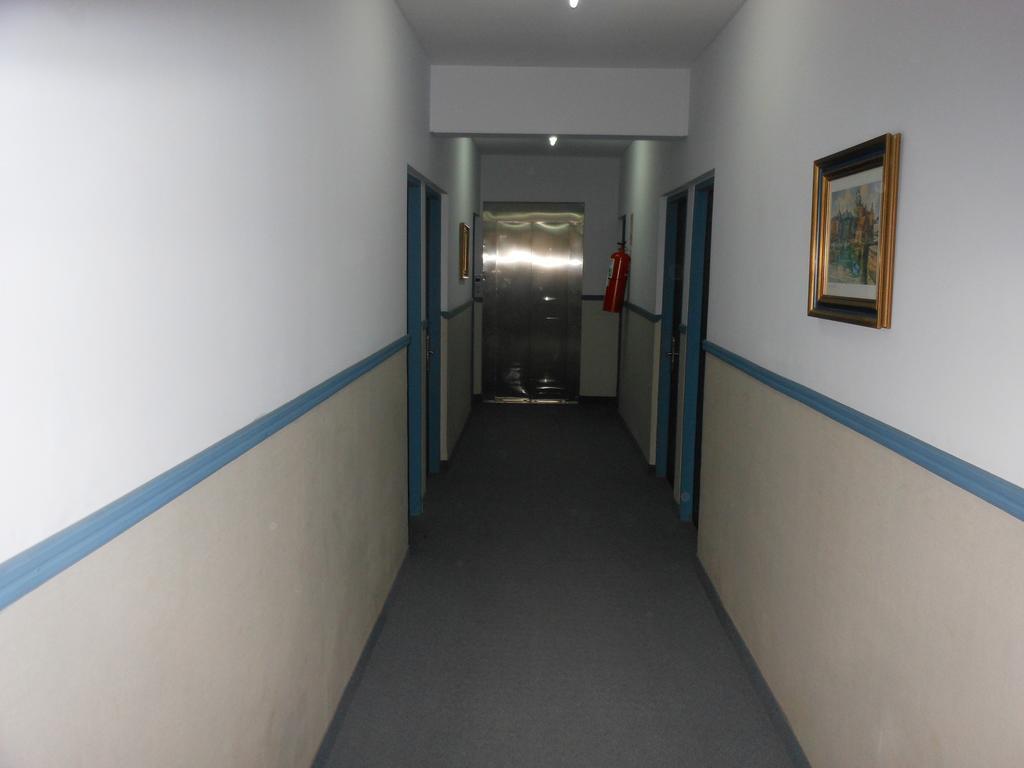 קוריאנטס Hotel Orly מראה חיצוני תמונה