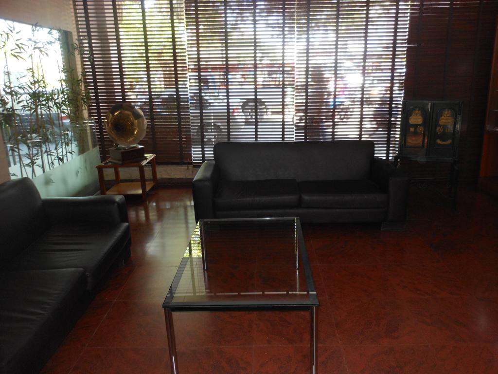 קוריאנטס Hotel Orly מראה חיצוני תמונה