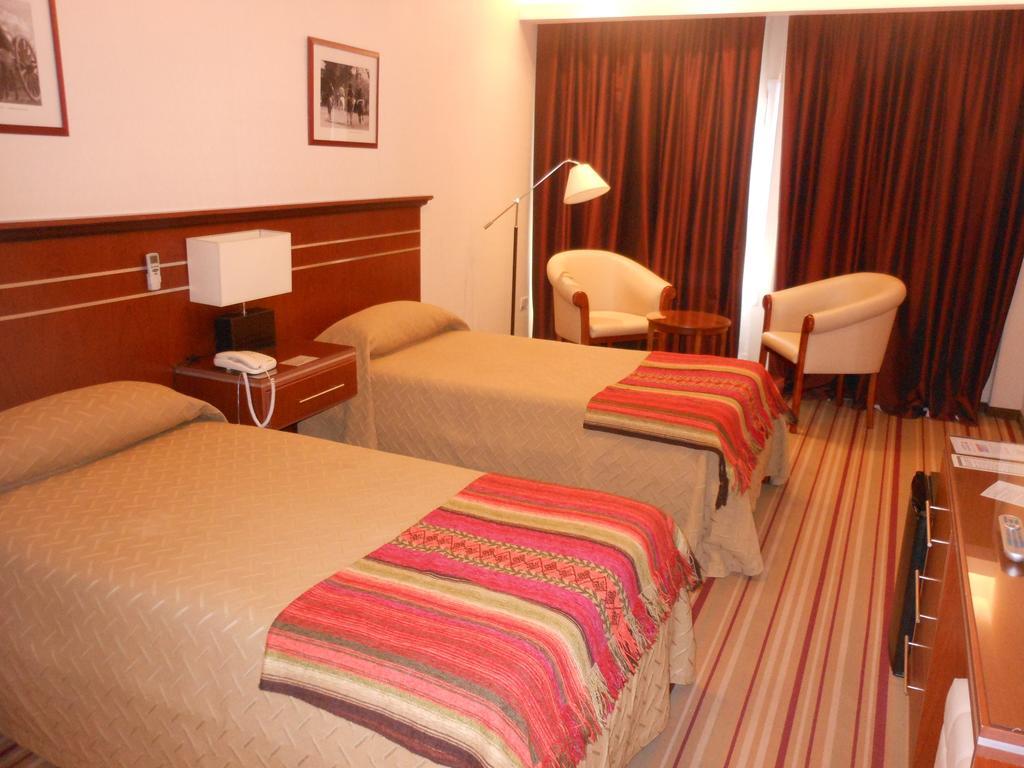 קוריאנטס Hotel Orly מראה חיצוני תמונה