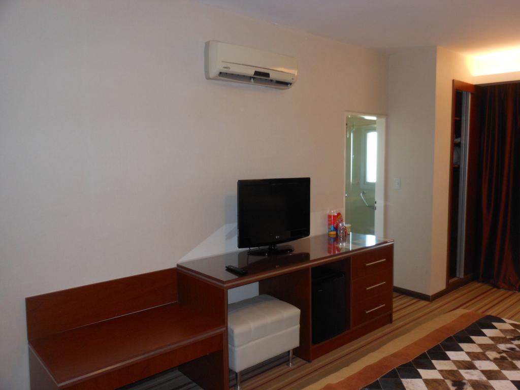 קוריאנטס Hotel Orly חדר תמונה