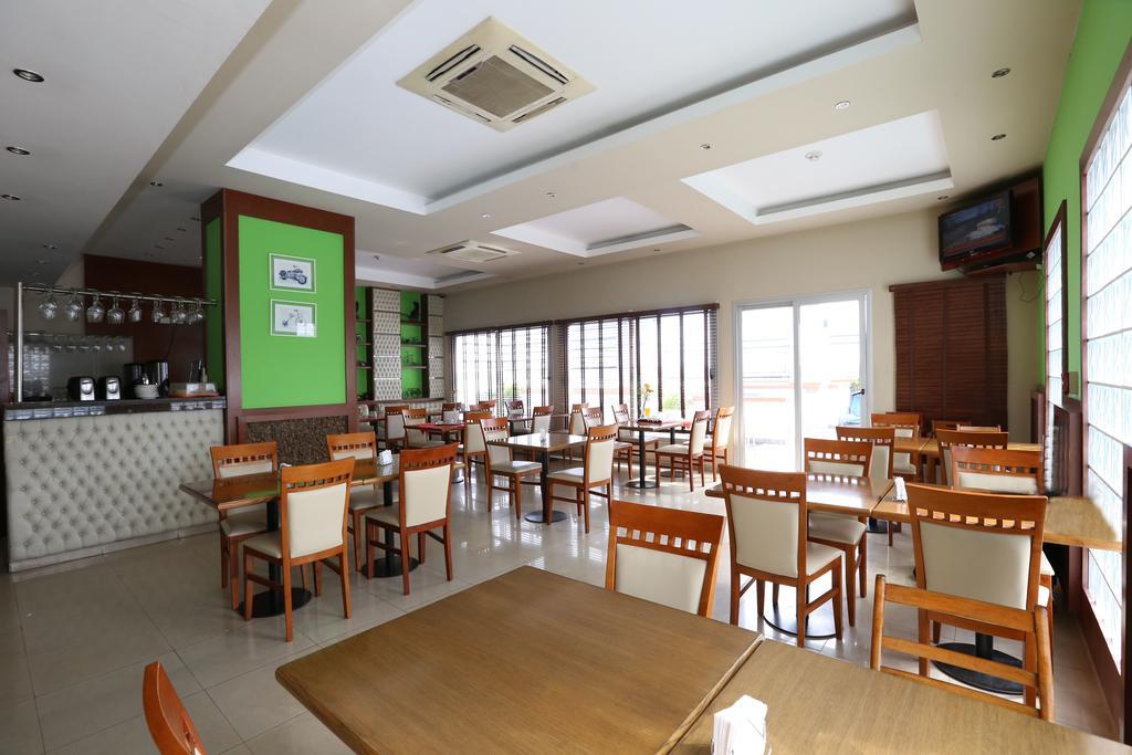 קוריאנטס Hotel Orly מראה חיצוני תמונה